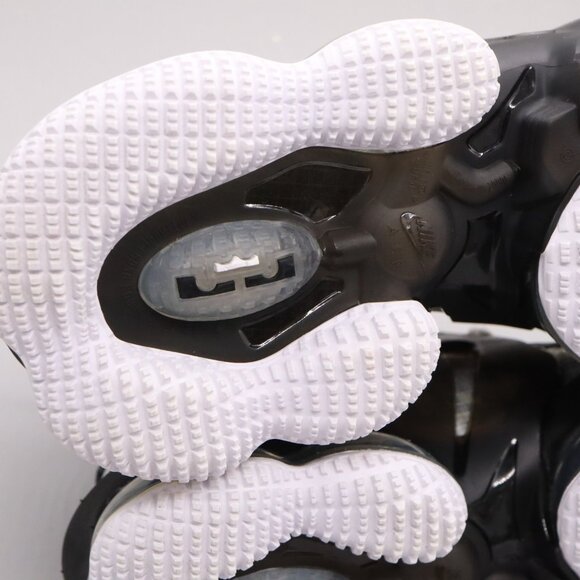 Youth Nike LeBron 19 Cheetah Print Size 3.5Y Basketball Shoes - Picture 13 of 16